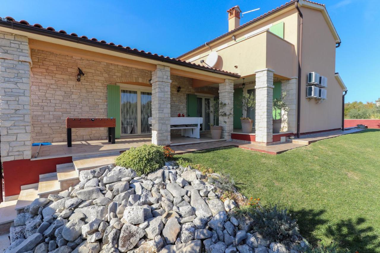 Villa Nona Marija Sveti Lovrec Pazenaticki ภายนอก รูปภาพ