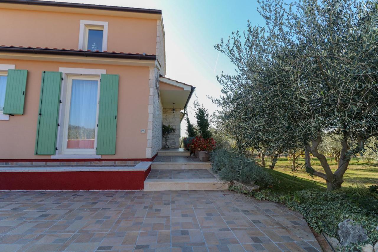 Villa Nona Marija Sveti Lovrec Pazenaticki ภายนอก รูปภาพ